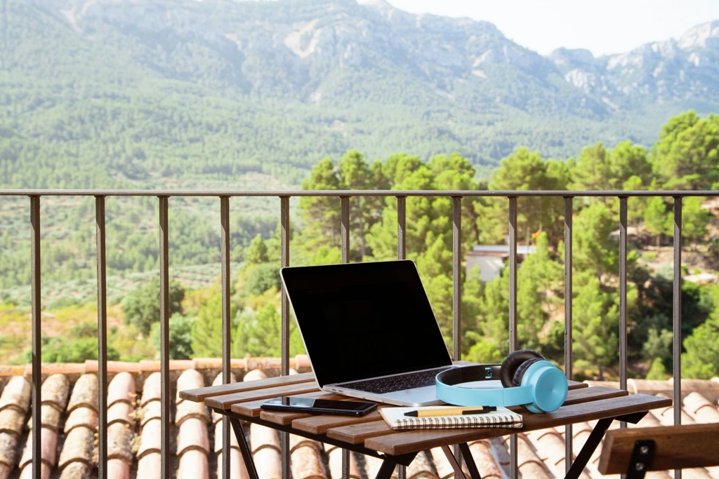 How To Digital Nomad Lifestyle: Working Remotely from Exotic Locations