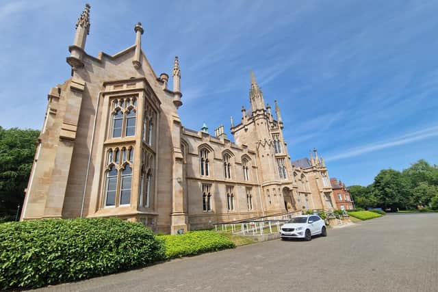 Most Beautiful and Historic landmarks of Londonderry Most Beautiful and Historic landmarks of Londonderry